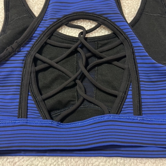 Lululemon Sweaty Or Not Sports Bra Racerback Blue Black Strappy Cut Out - Picture 6 of 13